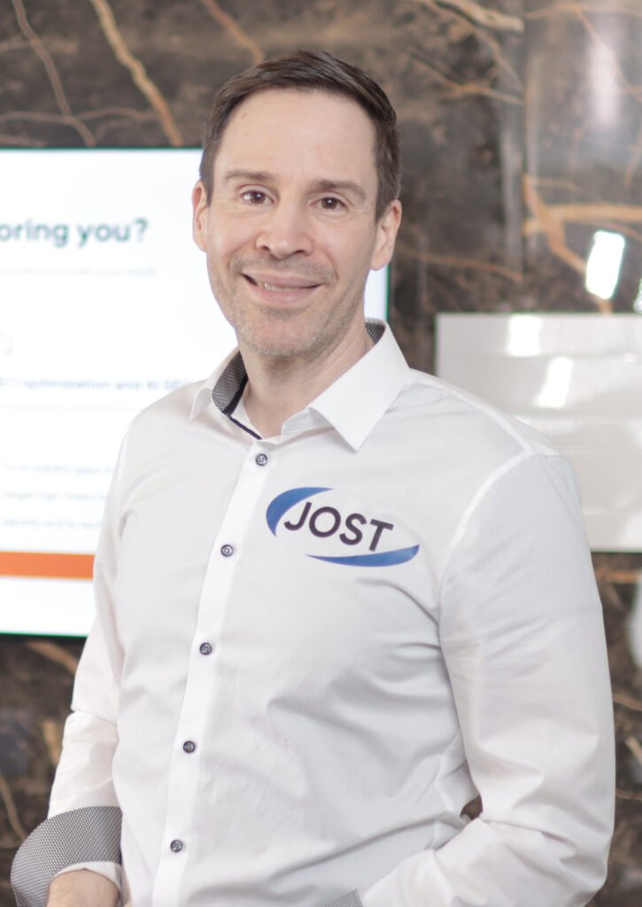 Portrait von Marius Jost SEO Experte von JOST Digital Strategy Consultants